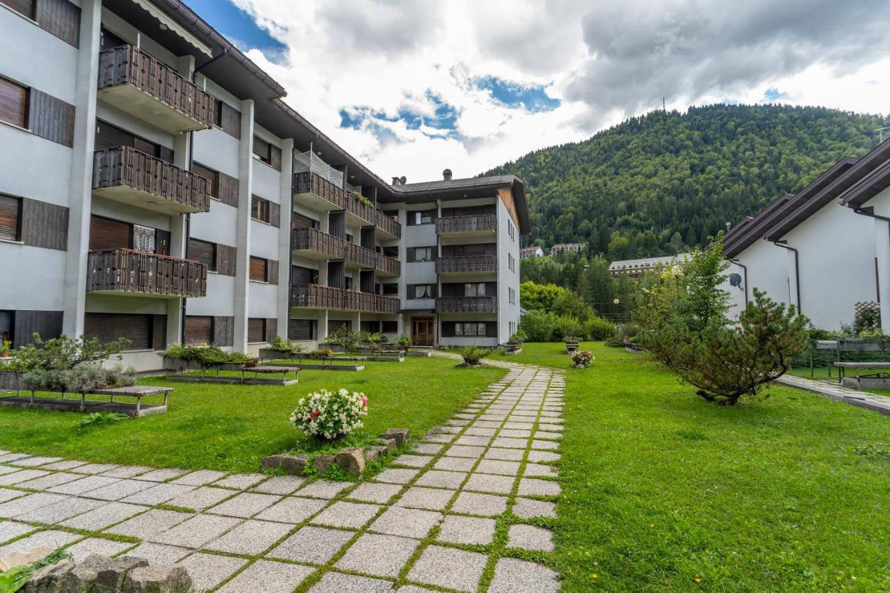 Il Ruscello Apartment With Terrace And View Of The Alps 塔尔维西奥 外观 照片